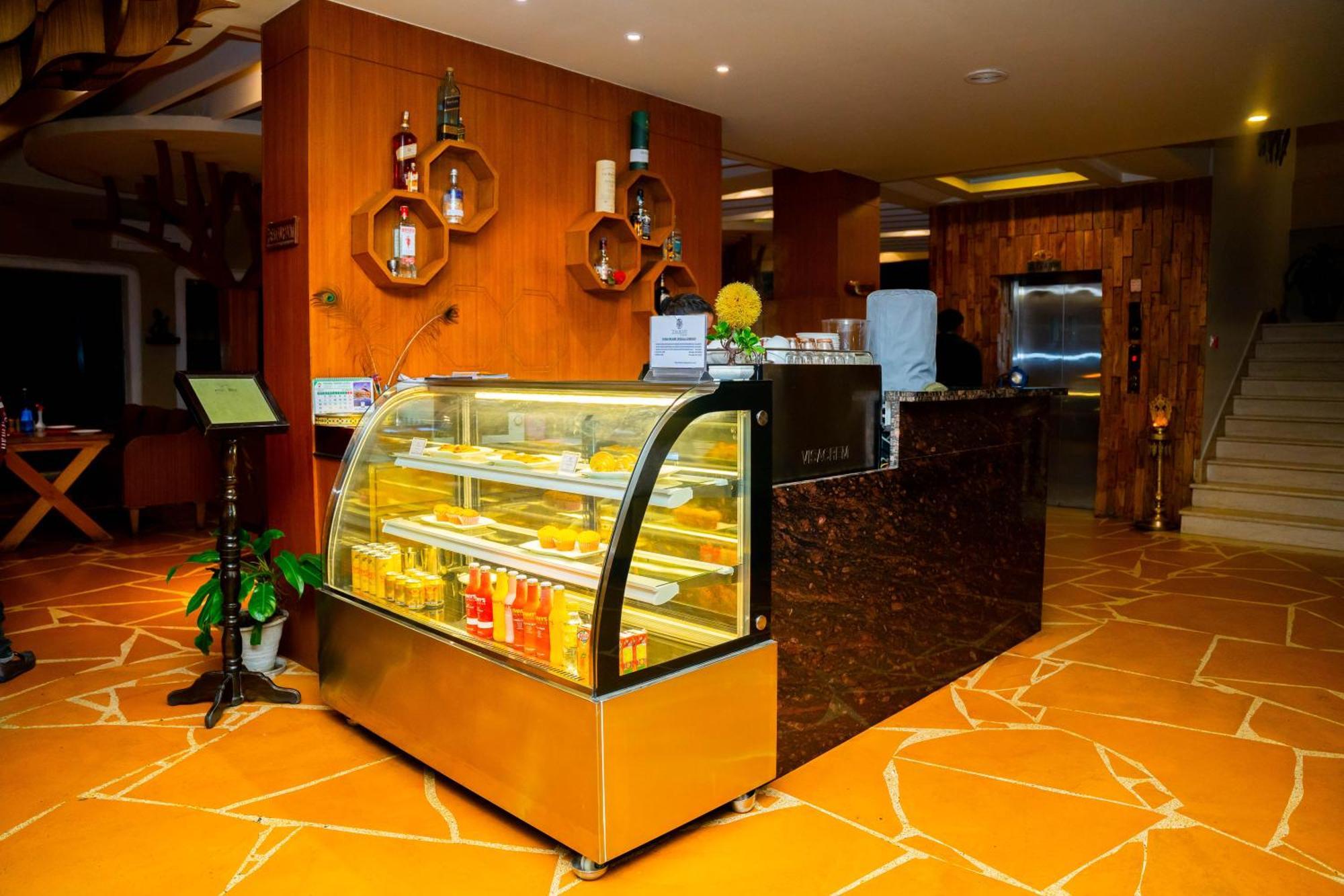 Teeka Resort Suites & Spa โพคารา ภายนอก รูปภาพ