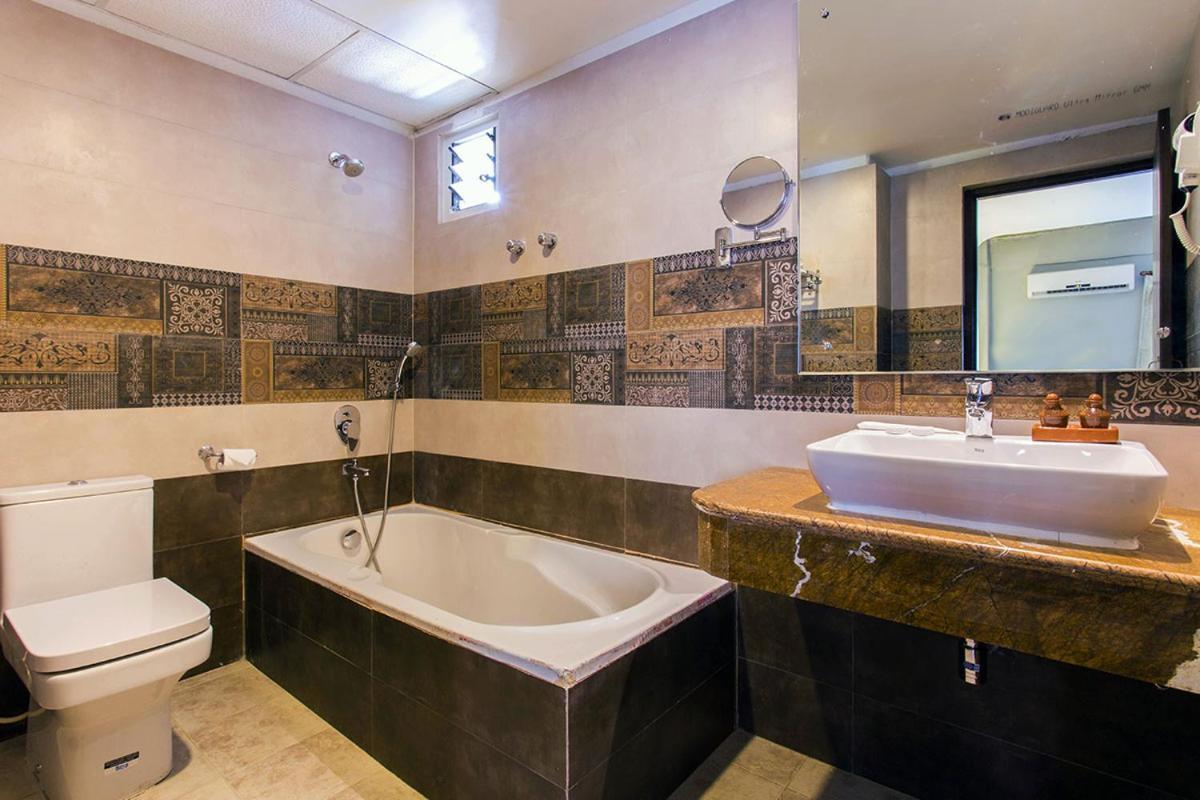 Teeka Resort Suites & Spa โพคารา ภายนอก รูปภาพ