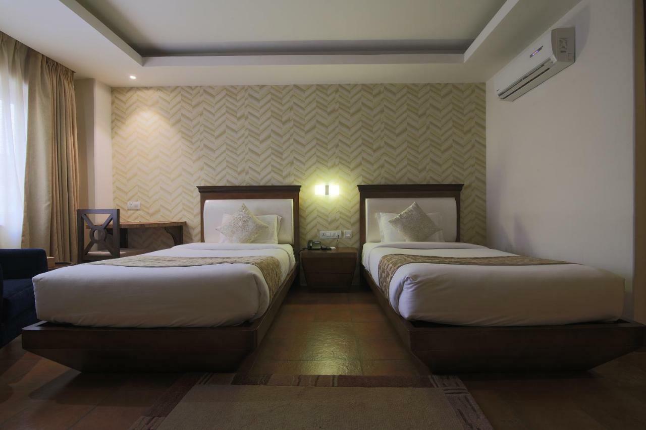 Teeka Resort Suites & Spa โพคารา ภายนอก รูปภาพ